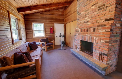 Twisp Hotel | Relax and Unwind at Idle A While - Family-Friendly Retreat