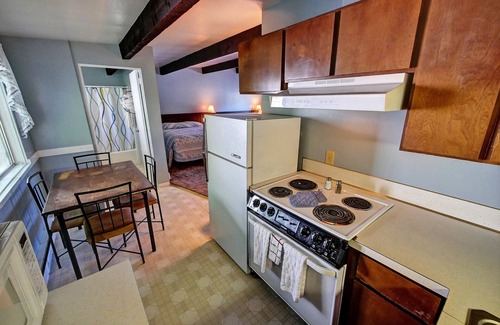Twisp Hotel | Relax and Unwind at Idle A While - Family-Friendly Retreat
