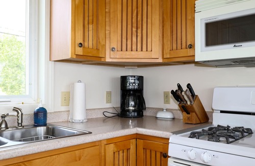 Surry Cottage | Oceanfront Bliss at Idle Hour - 10/10 Guest Rated Escape