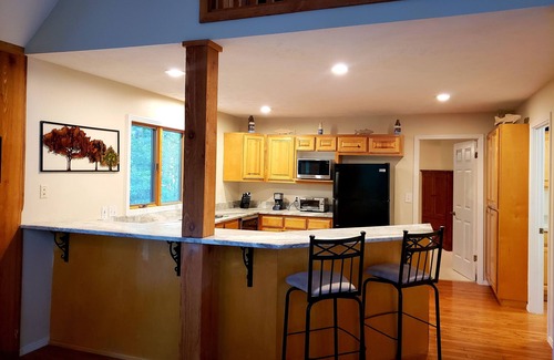Counce House | Relax at Idle Speed - In the Heart of Pickwick, Rated 9.8