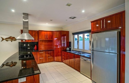 Wallaroo House | Experience IDLE TIMES on Copper Coast Marina - Rated 9.8