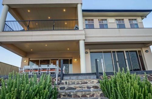 Wallaroo House | Experience IDLE TIMES on Copper Coast Marina - Rated 9.8