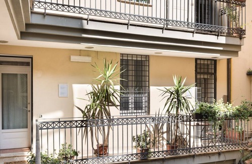 Monti Apartment | Idyllia | Delightful Colosseum Loft for Six with Breakfast