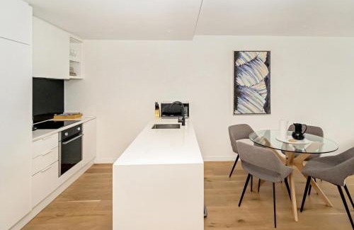 Brunswick East Apartment | Elegant 1-Bedroom Retreat near Prime Shopping Streets