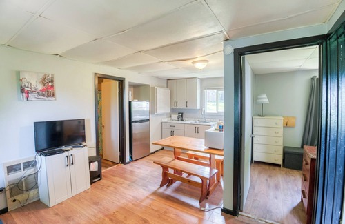 Frontenac Cabin | Idyllic 2-Bed Lakeside Cabin: Comfort for 4, Nature Access!