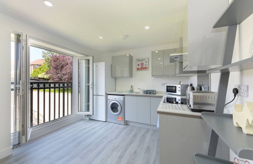 Gedling Apartment | Eco-Friendly 2-Bed City Home with Parking & Family Amenities