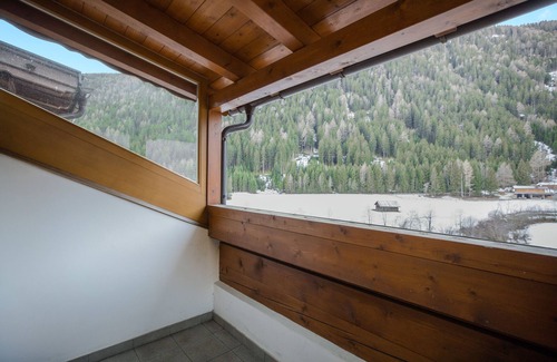 Valles Apartment | Relaxing "Wieserhof Benjamin" Apartment with Balcony & Views