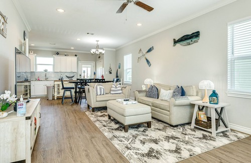 Galveston House | Beachfront Retreat with Balconies & Outdoor Shower Access