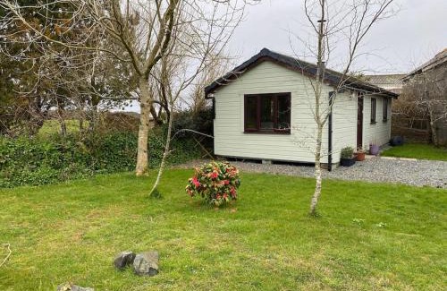 Helston House | Pet-Friendly Escape at Puffin Lodge: Ideal Cornish Retreat