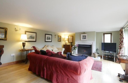 Buckland Newton House | Charming Cottage in Dorset with Oceanfront Views & Pool