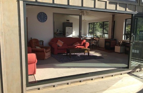 Queen Charlotte Sound House | Discover Idyllic Dryden Bay - A Complete Sounds Getaway