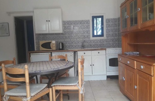 Canet-en-Roussillon Cottage | Charming Gite at a Picturesque Chateau Wine Estate