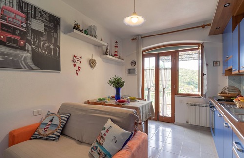 Fetovaia Apartment | Beachside Apartment "Simona" with Terrace & Wi-Fi Access