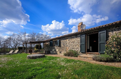 Castel Giorgio Cottage | Serene Holiday Cottage with Pool, Sauna, and Gym Access