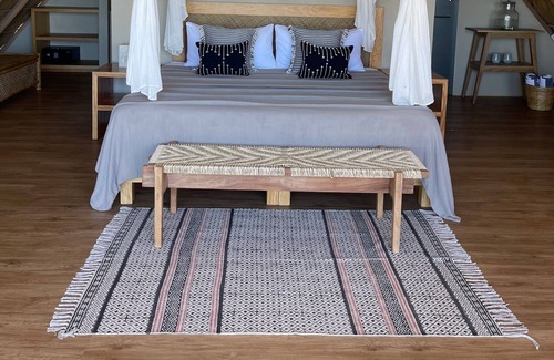 Quimixto Villa | Inviting Retreat for Adventurous Travelers by the Beach