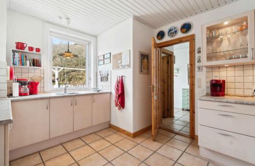 Sandvig House | Charming Cottage Near Hammers - Perfect for Families