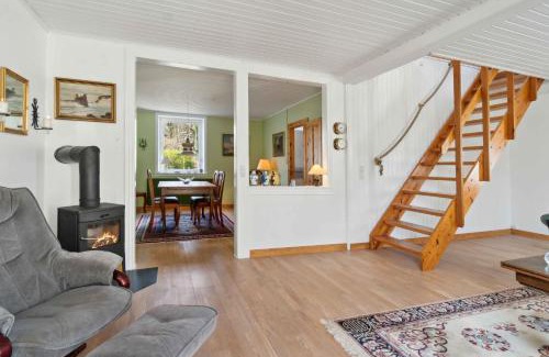 Sandvig House | Charming Cottage Near Hammers - Perfect for Families
