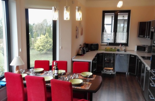 gmina Bedzino House | Family-Friendly Retreat by Lake Jamnosee with Pet Amenities