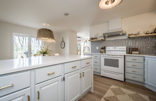 Halifax County Apartment | Serene Lakefront Getaway Near Halifax with Kitchen Access
