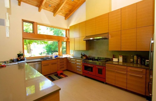 Lake Morton-Berrydale House | Serene Lakefront Escape with Spa and Ocean Views