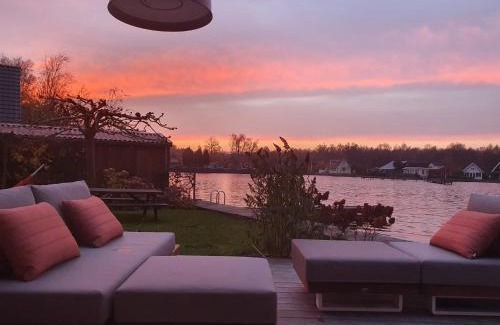 Haren Apartment | Pet-Friendly Idyllic Lakehouse with Fenced Garden Retreat