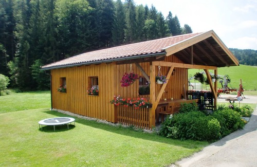 Roehrnbach House | Serene Cottage Escape in the Bavarian Forest – Pet Friendly