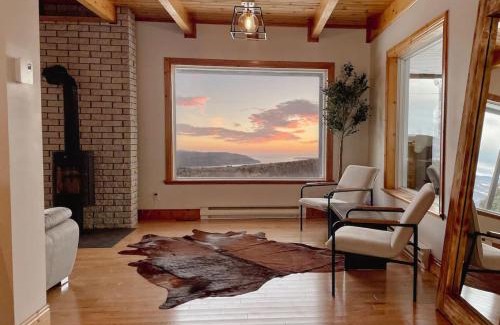 Baie-St-Paul House | Serene Nature Retreat with Hot Tub & Scenic Views