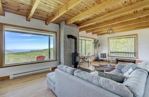 Baie-St-Paul House | Serene Nature Retreat with Hot Tub & Scenic Views