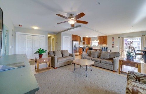 New Buffalo Condo | Inviting New Buffalo Condo: Steps to Beach & Shops!