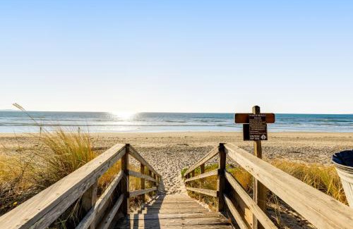 Pajaro Dunes House | Ocean-View Oasis with Hot Tub & Family-Friendly Vibes