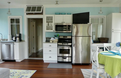 Bernard Apartment | Elegant One Bedroom Suite with Ocean Views Near Acadia