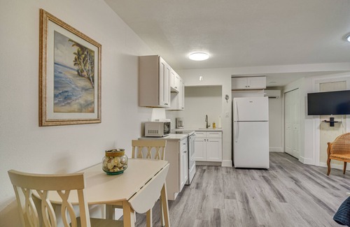 Pass-a-Grille Historic District Apartment | Cozy Pass-a-Grille Studio – Steps from the Beach!