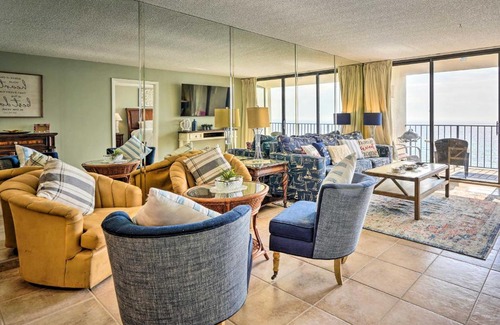 Panama City Beach Apartment | Beachfront Condo with Pool Access and Ocean Views
