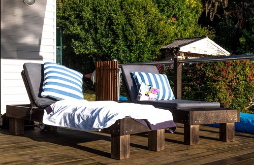 Avalon Beach House | Picturesque 2-Bedroom Cottage with Waterfront Jetty
