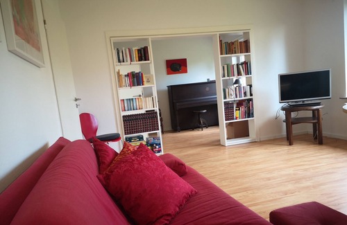Wardenburg Apartment | Scenic Retreat: Guest Rated 9.8 with Ocean and Lake Views