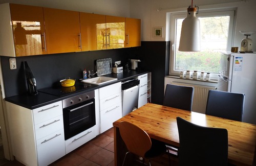 Wardenburg Apartment | Scenic Retreat: Guest Rated 9.8 with Ocean and Lake Views