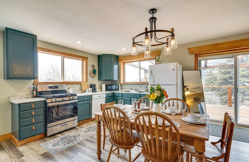 Beulah Cabin | Scenic Rye Cabin: Deck & Spa with Breathtaking Views