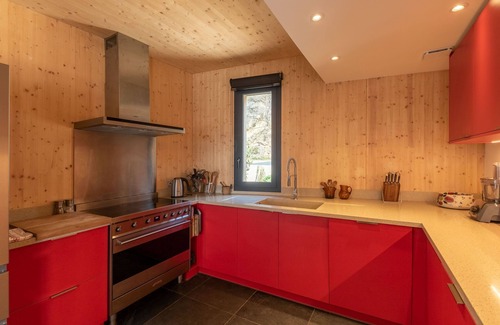 Teyssieres Cottage | Discover an Idyllic Mountain Retreat Surrounded by Lavender
