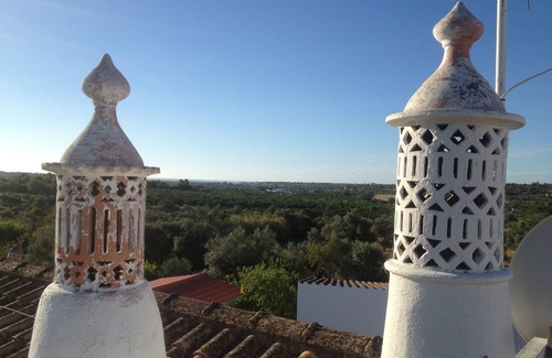 Moncarapacho e Fuseta Villa | Serene Villa Escape: Private Pool & Spa Await You