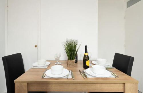 Wanstead Apartment | Modern London Apartment with Free Parking & High-Speed Internet
