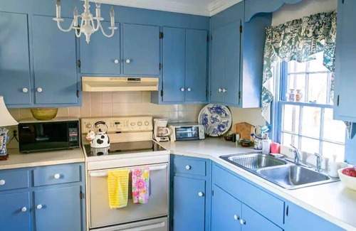 Monroe House | Charming Virginia Cottage with Ocean Views and Cozy Amenities