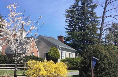 Monroe House | Charming Virginia Cottage with Ocean Views and Cozy Amenities
