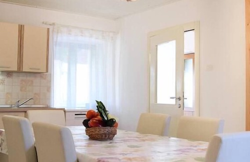 Divsici House | Perfect Holiday Home with Pool & Pet-Friendly Amenities