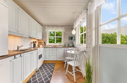 Volda House | Picturesque Cabin by Dalsfjord with Oceanfront Amenities