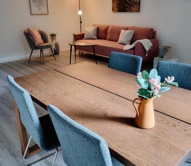 Nordost Apartment | Charming Idyllische Stadtrand-FeWo: 4-Star, Family Friendly
