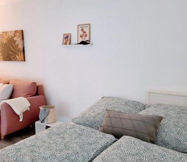 Nordost Apartment | Charming Idyllische Stadtrand-FeWo: 4-Star, Family Friendly
