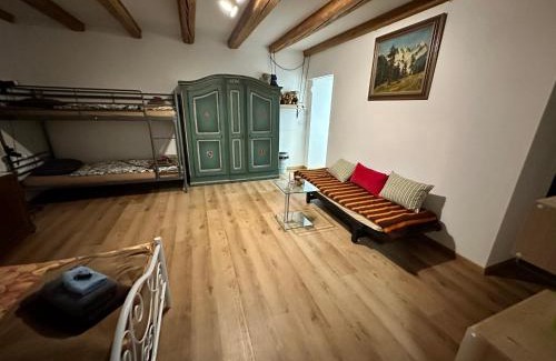 Andelfingen District Apartment | Discover a Picturesque Farmstay with Family-Friendly Amenities