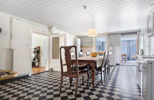 Amt Neuhaus Apartment | Scenic Farmhouse Retreat by the Lake for Families & Pets