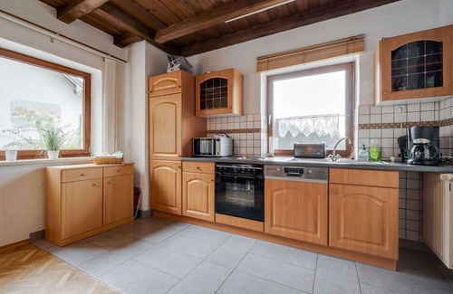Viechtach House | Beautiful Holiday Home Near Scenic Forest and Family Amenities