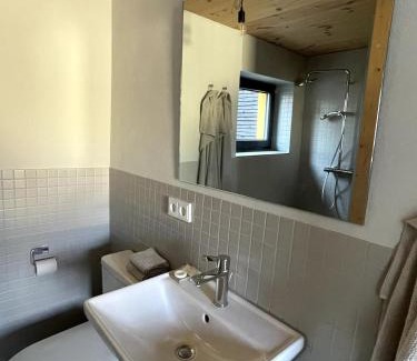Elsteraue Apartment | Idyllisches Landhaus Taucha mit Gartenzugang